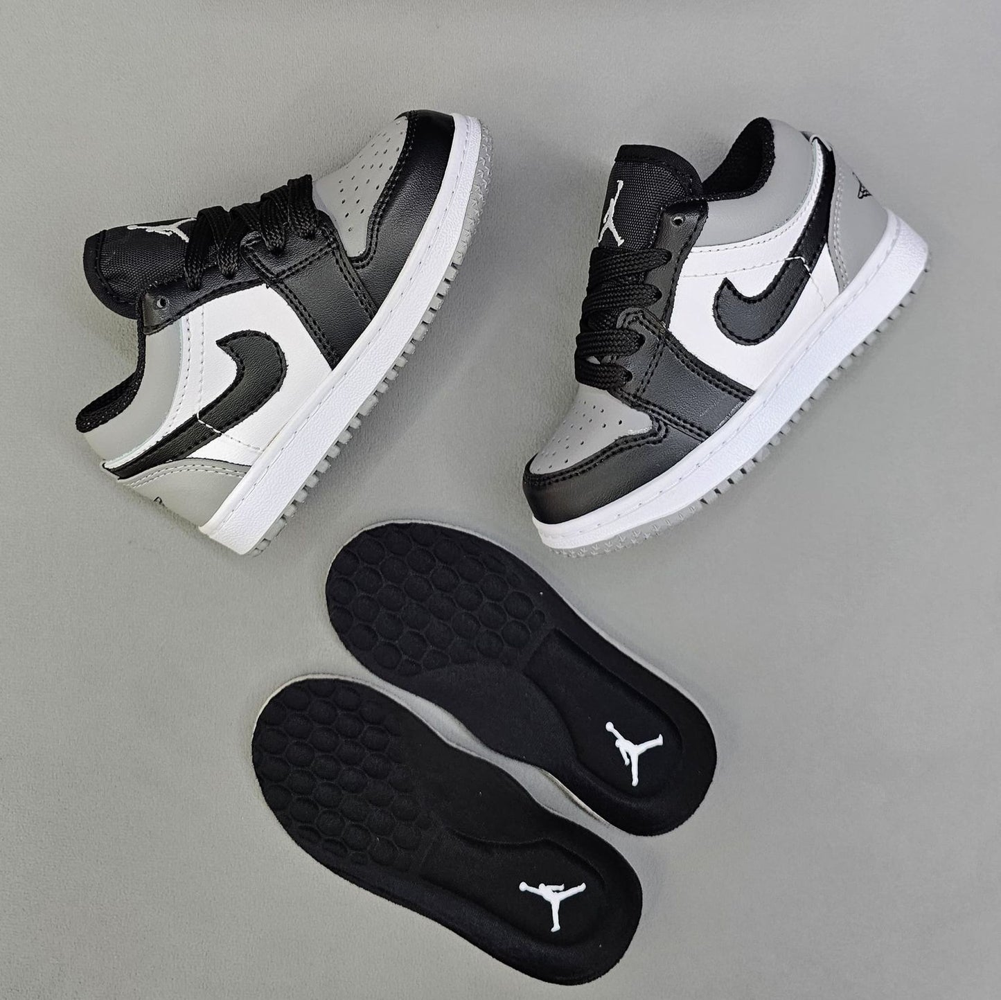 JORDAN RETRO 1 LOW