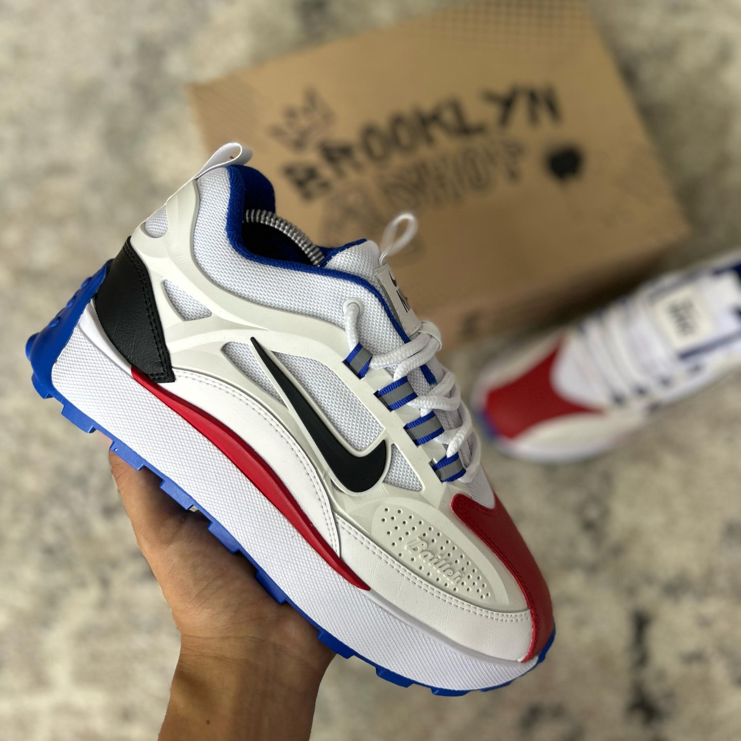 NIKE BAILLELI - BLANCO/AZUL