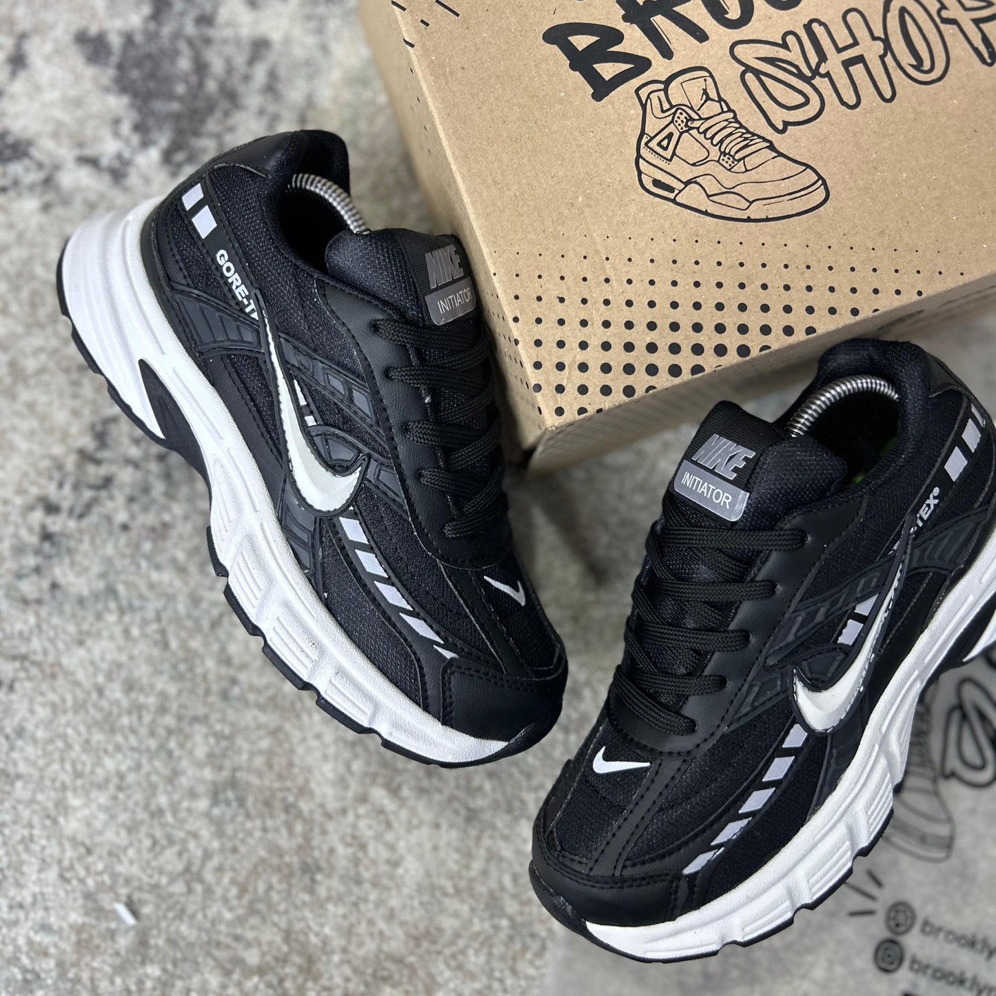 NIKE INTIANATOR - ADULTOS