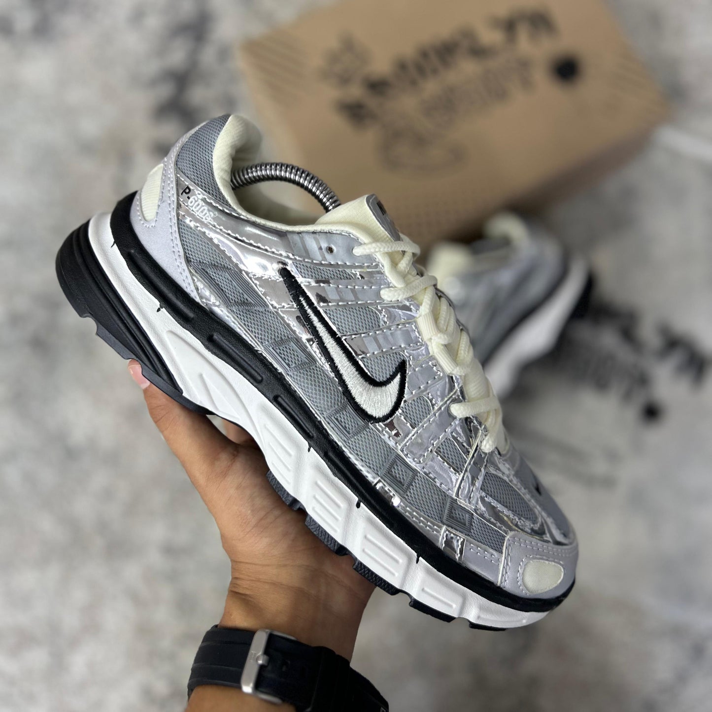 NIKE P-6000 - ADULTOS