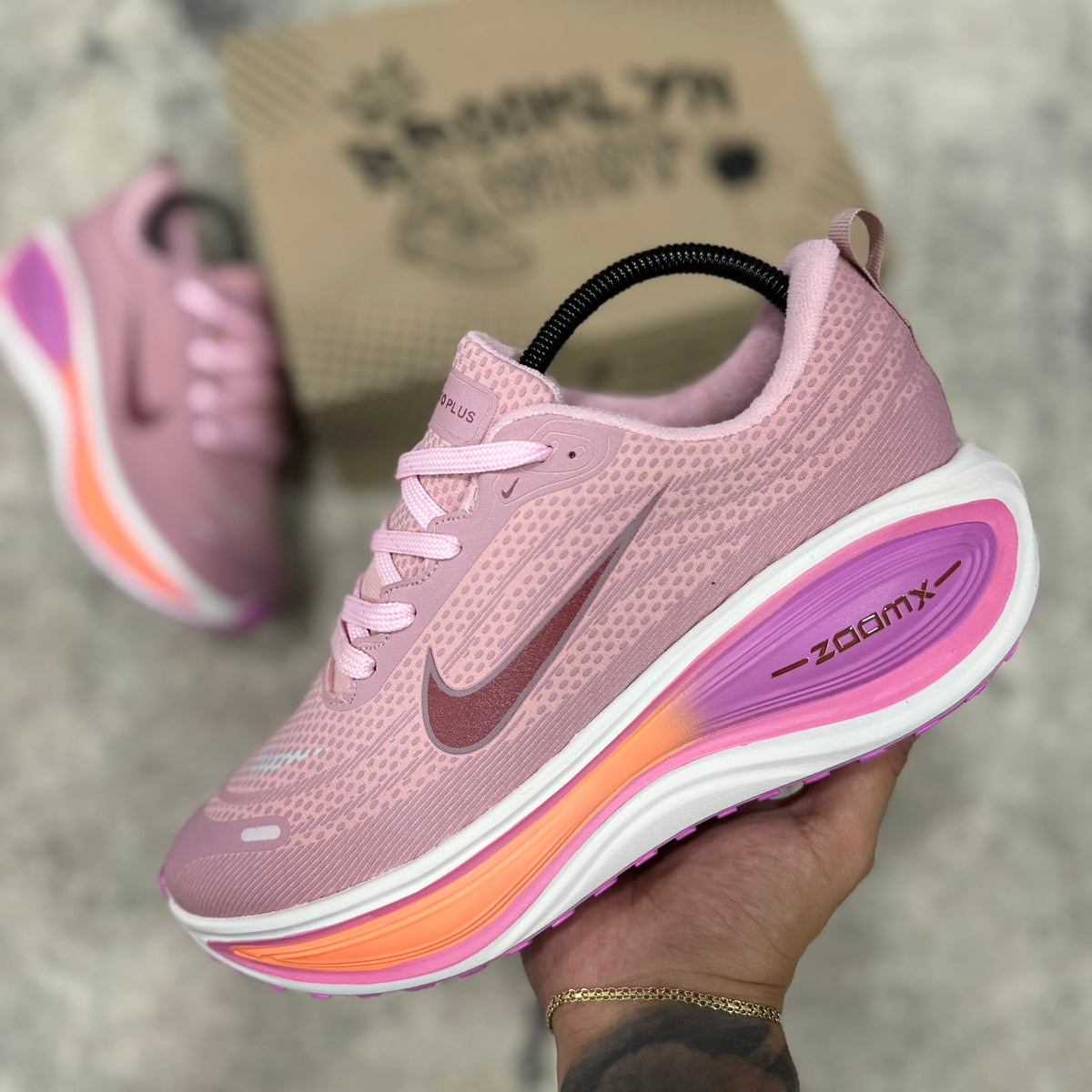 NIKE VOMERO PLUS - DAMA