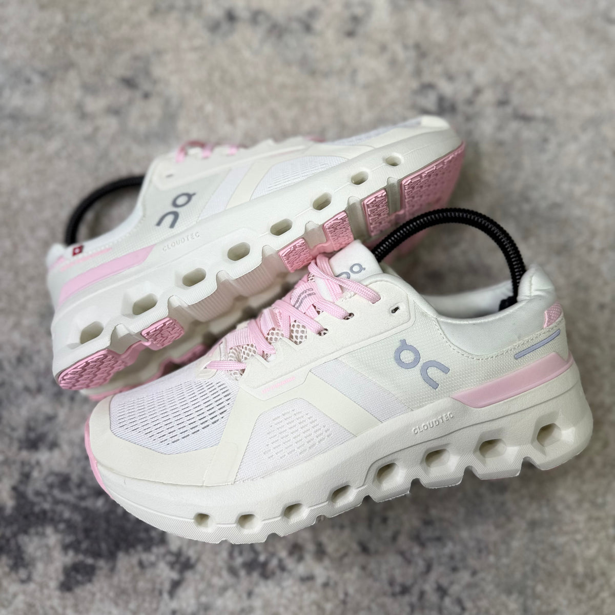 ON CLOUDRUNNER - ROSA (AAA)
