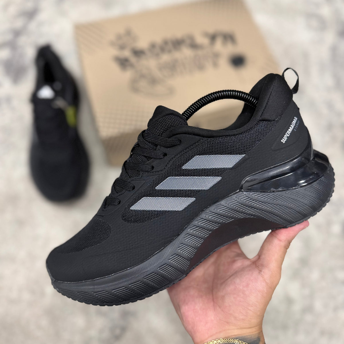 ADIDAS SUPERMAGNA (AAA)