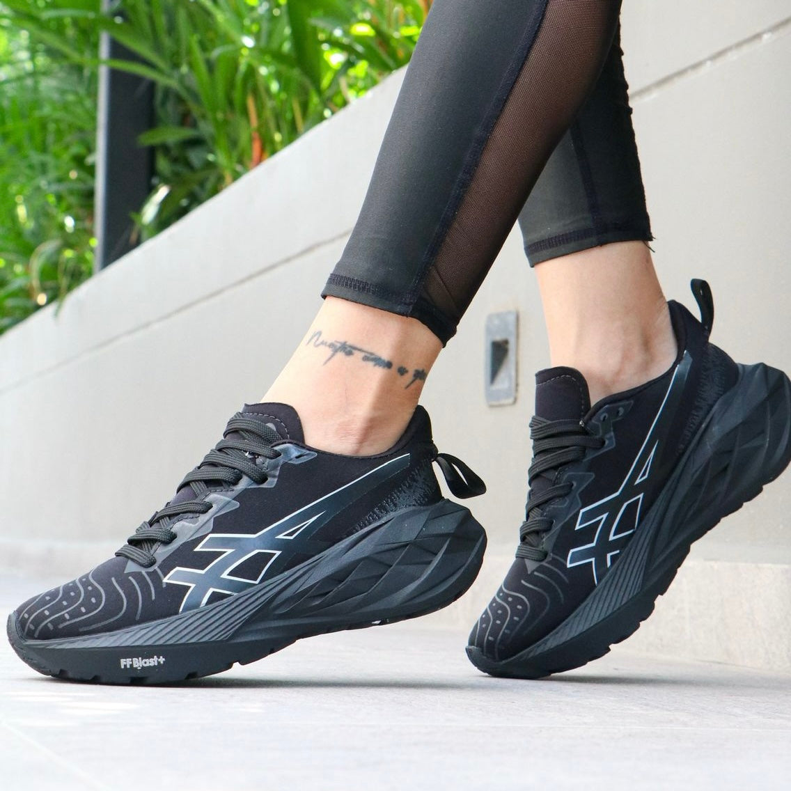 ASICS NOVABLAST