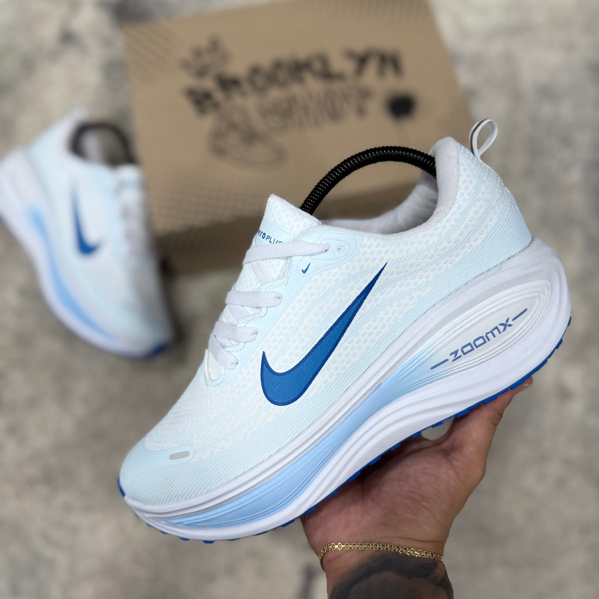 NIKE VOMERO PLUS - DAMA