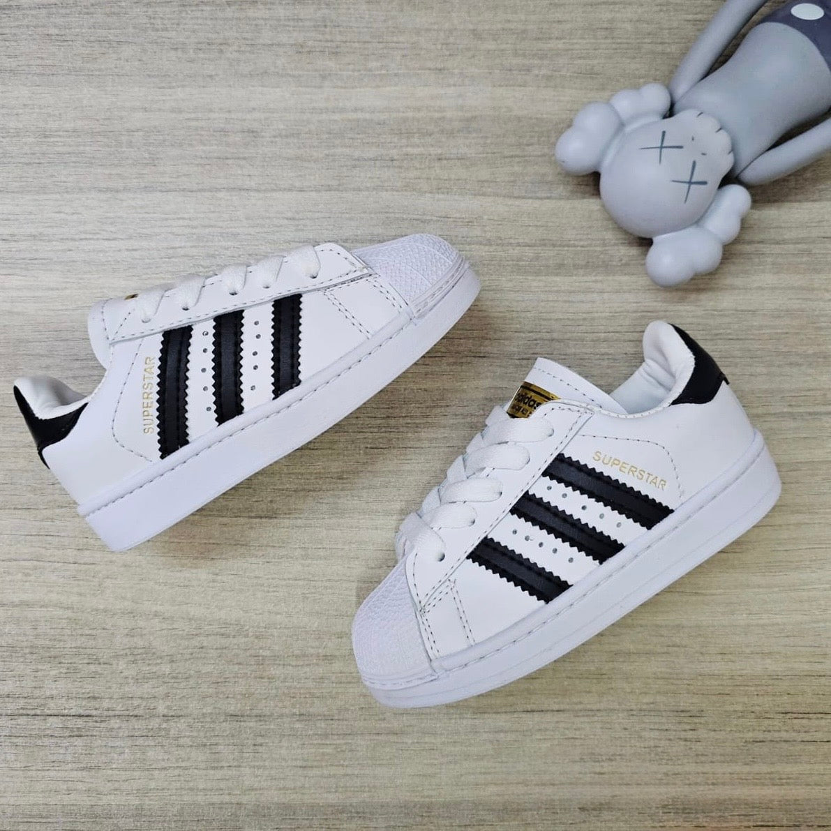 ADIDAS SUPERSTAR