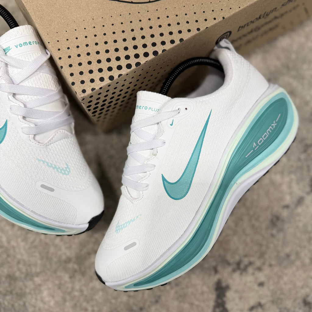 NIKE VOMERO PLUS - DAMA