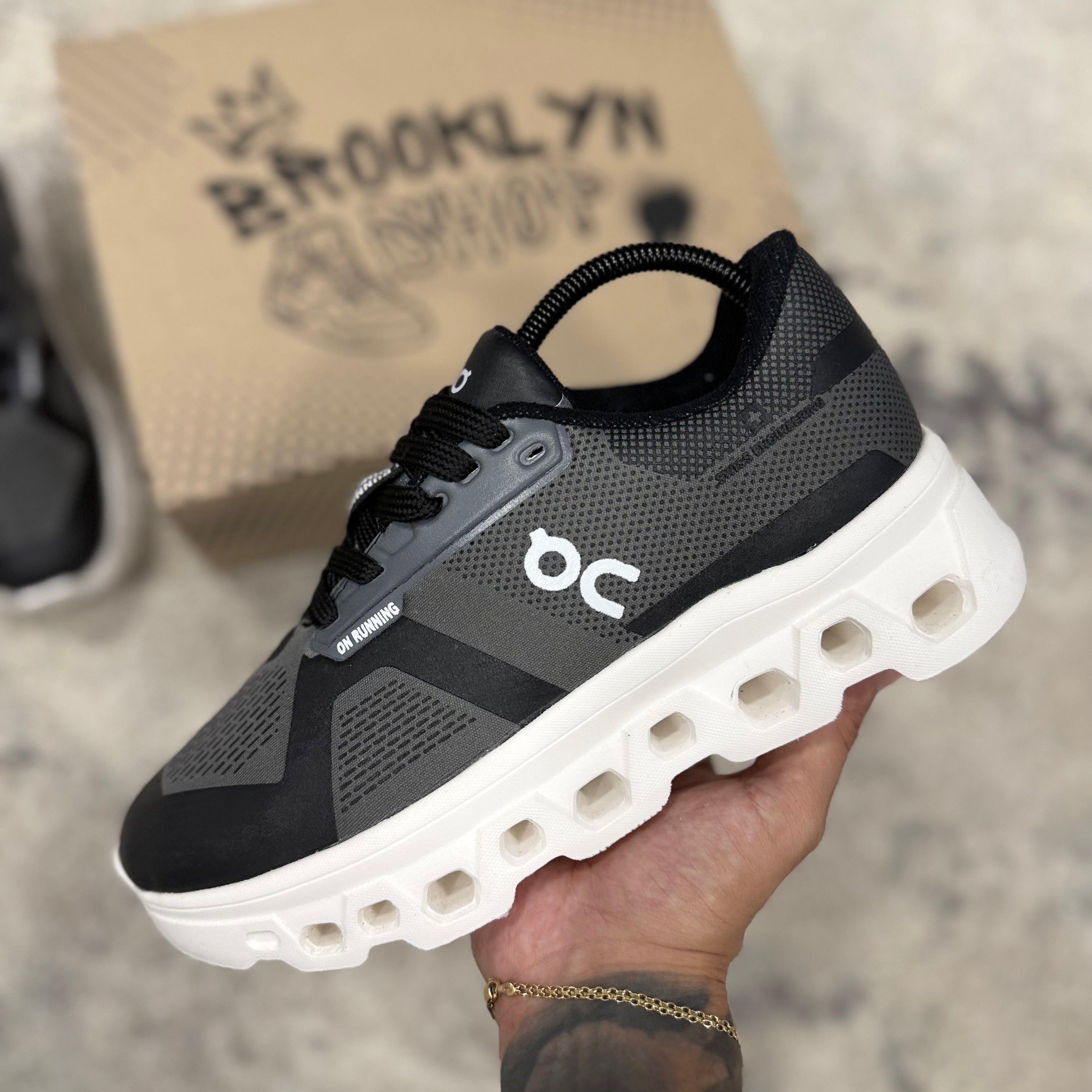 ON CLOUDRUNNER 2 - EVA
