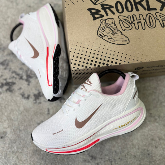 NIKE VOMERO 18 - BEIGE