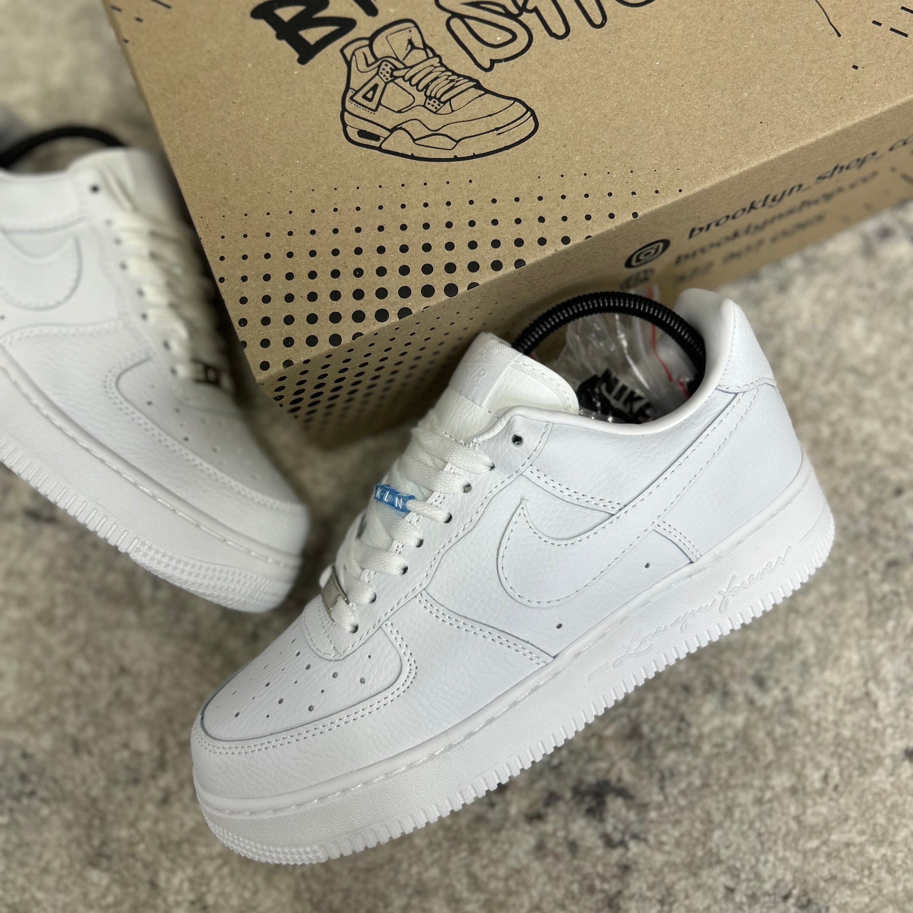 NIKE AIR FORCE 1 x DRAKE NOCTA