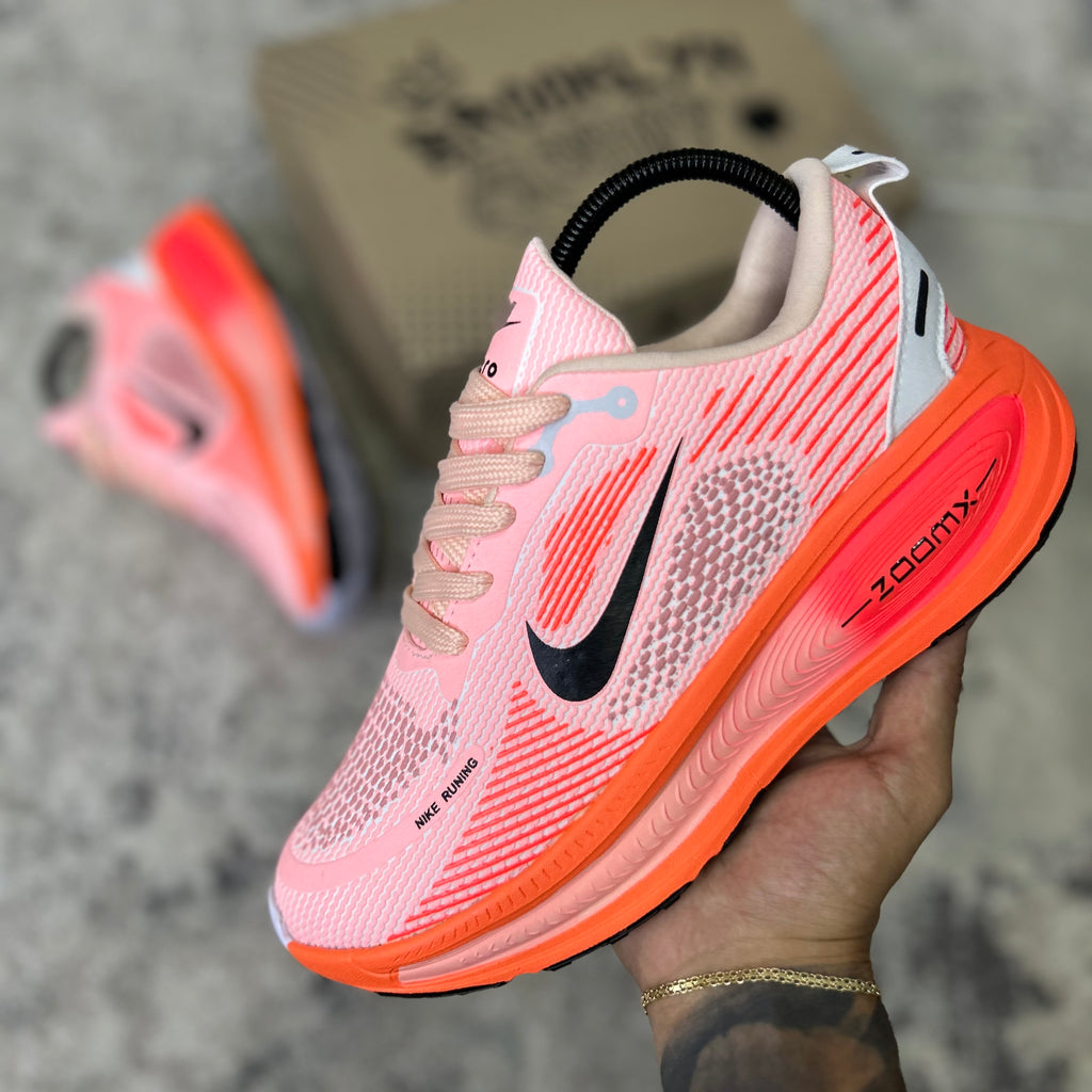 NIKE VOMERO 18 - DAMA