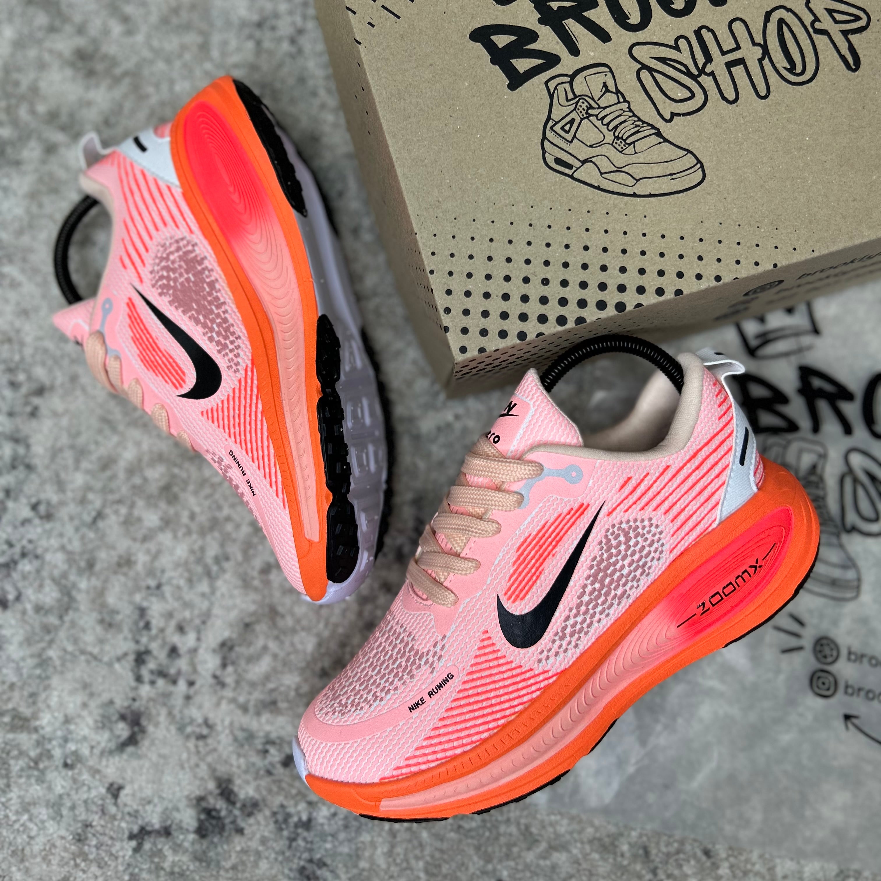 NIKE VOMERO 18 - DAMA