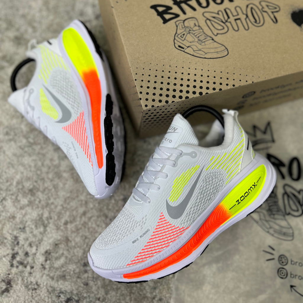 NIKE VOMERO 18 - DAMA