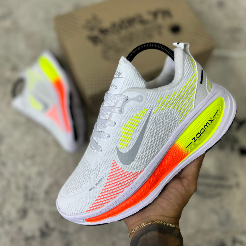 NIKE VOMERO 18 - DAMA