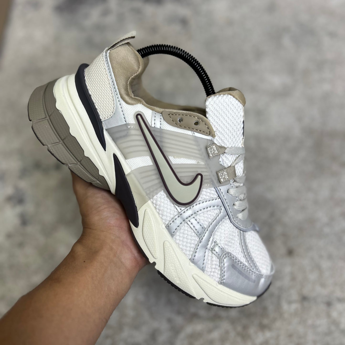 NIKE V2K RUN - BEIGE (AAA)