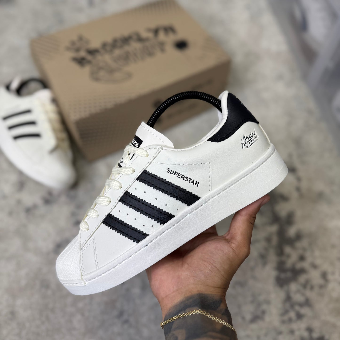 ADIDAS SUPERSTAR