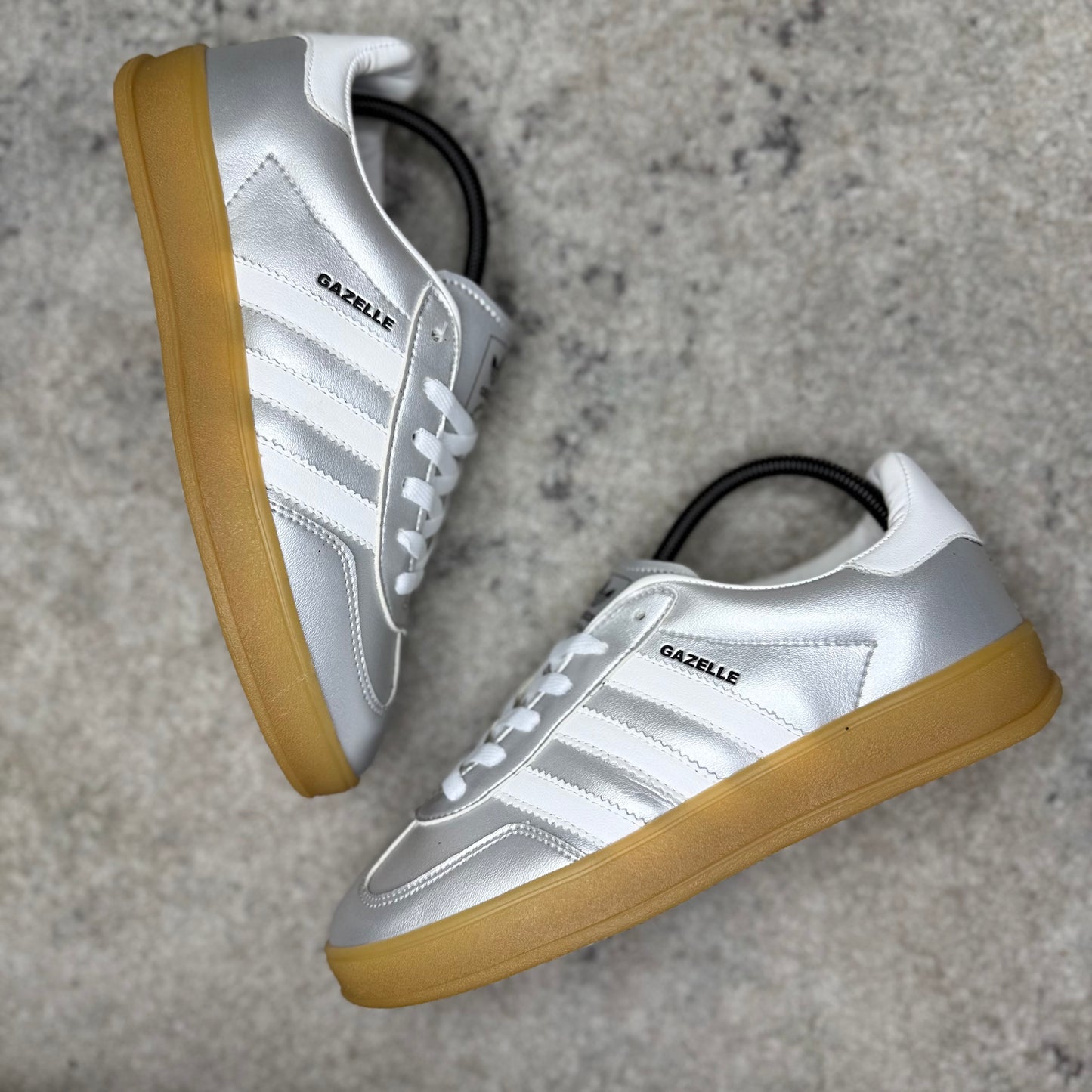 ADIDAS GAZELLE - PLATINO