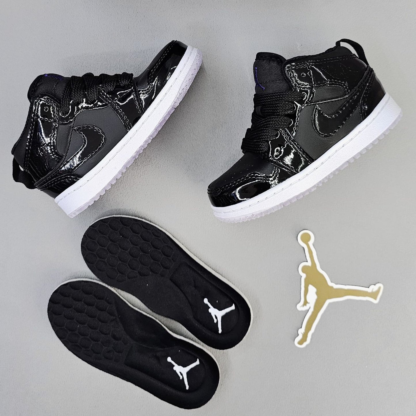 BOTA JORDAN RETRO 1