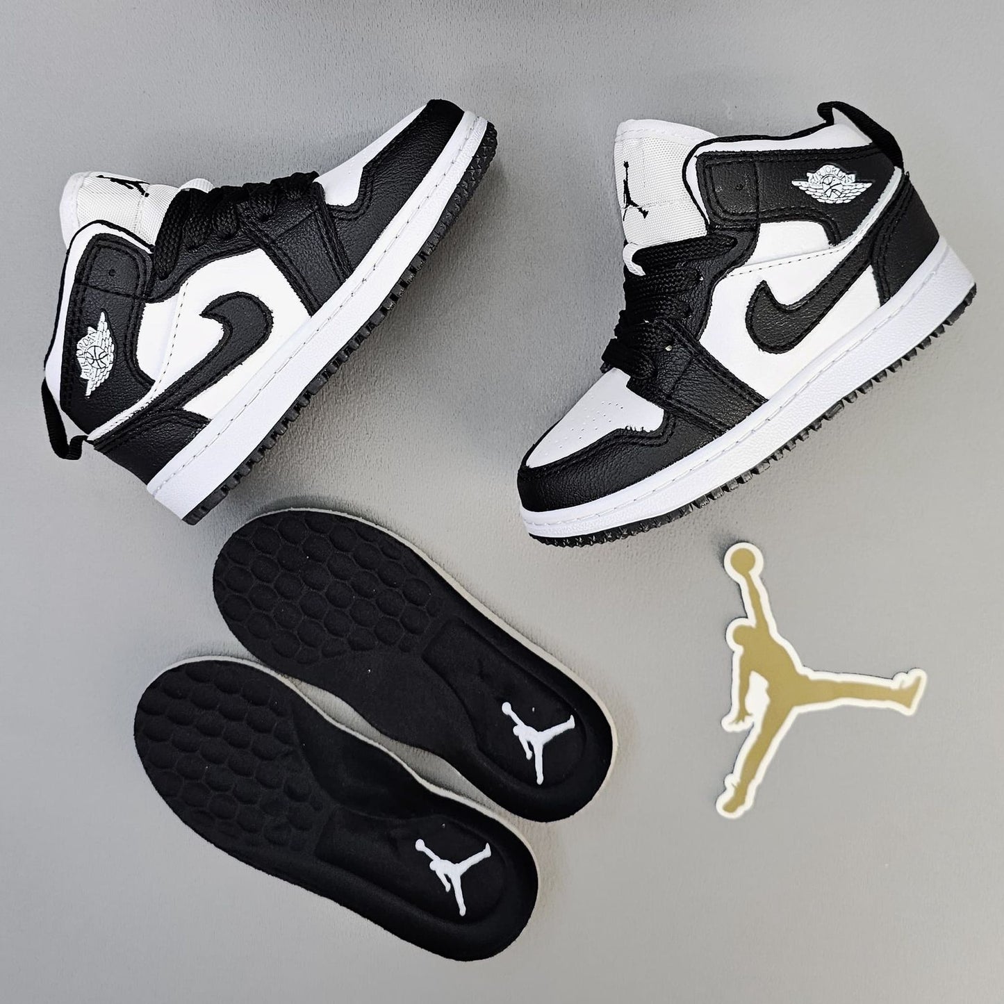 BOTA JORDAN RETRO 1