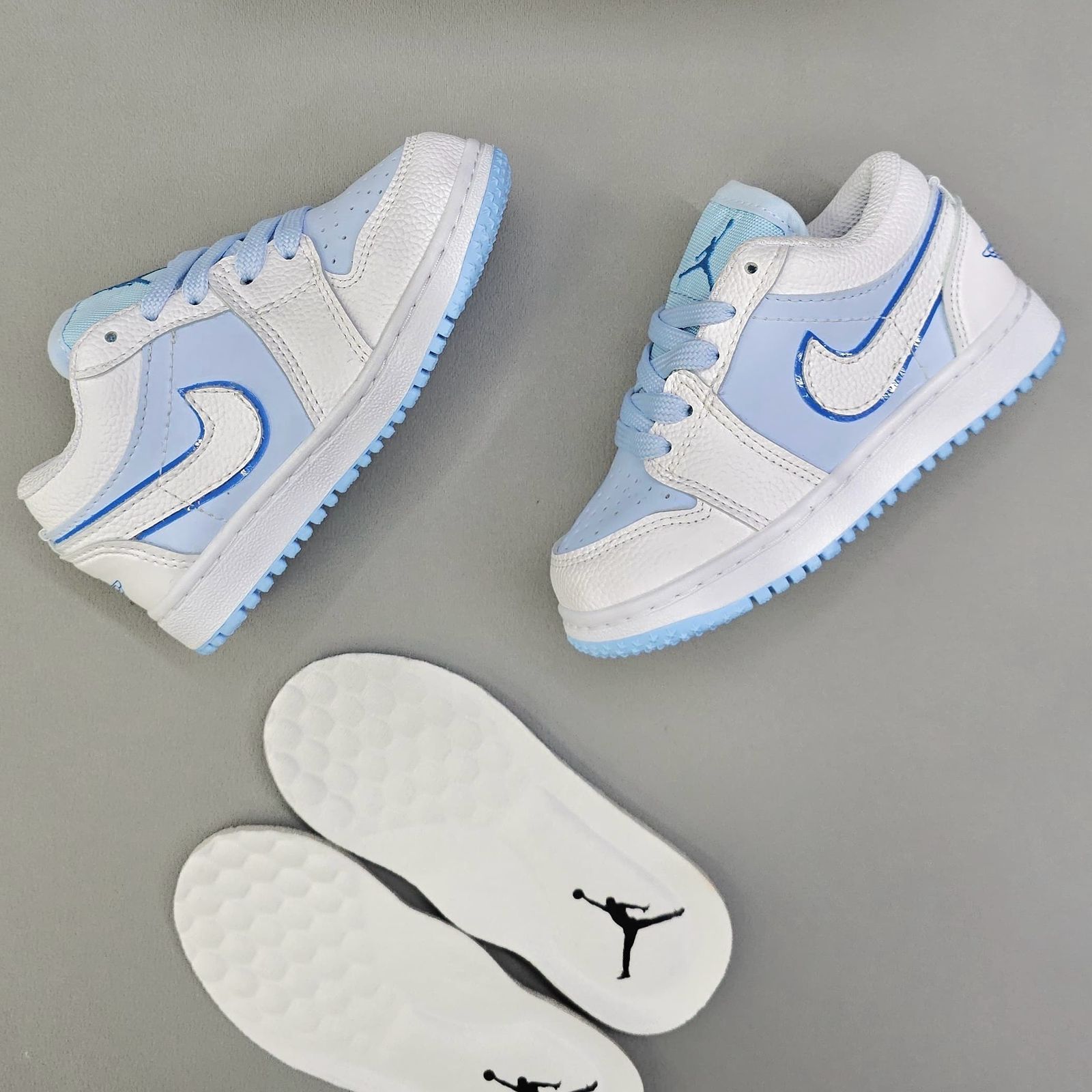 JORDAN RETRO 1 LOW