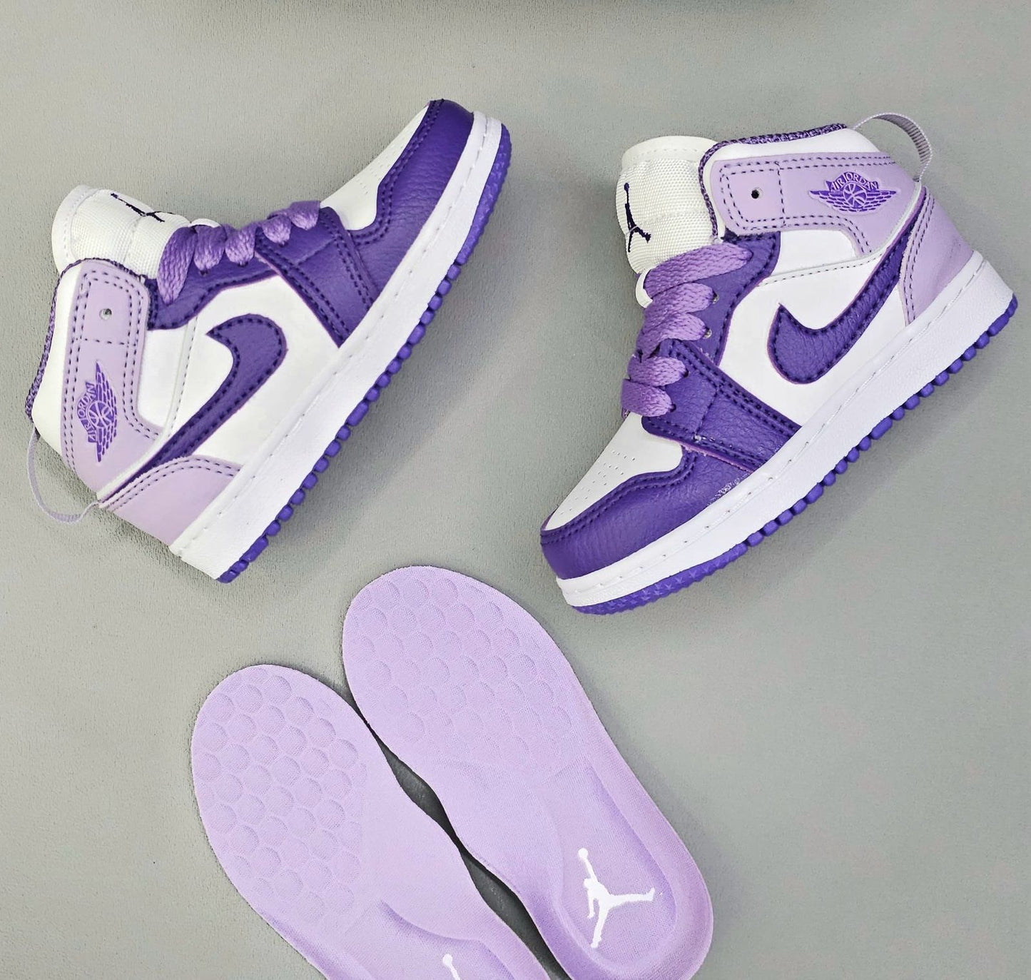 BOTA JORDAN RETRO 1