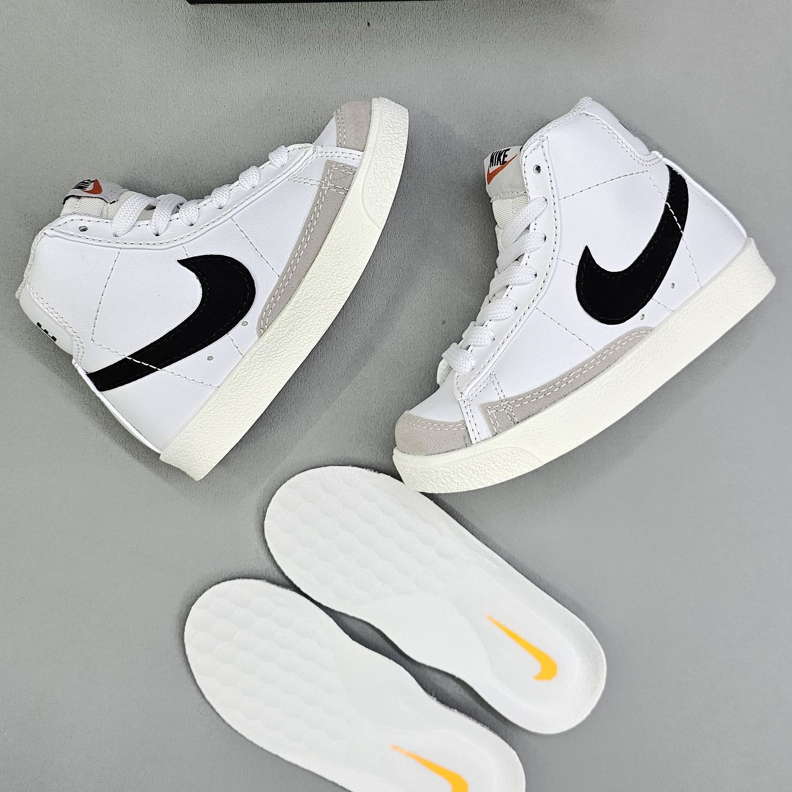 NIKE BLAZER
