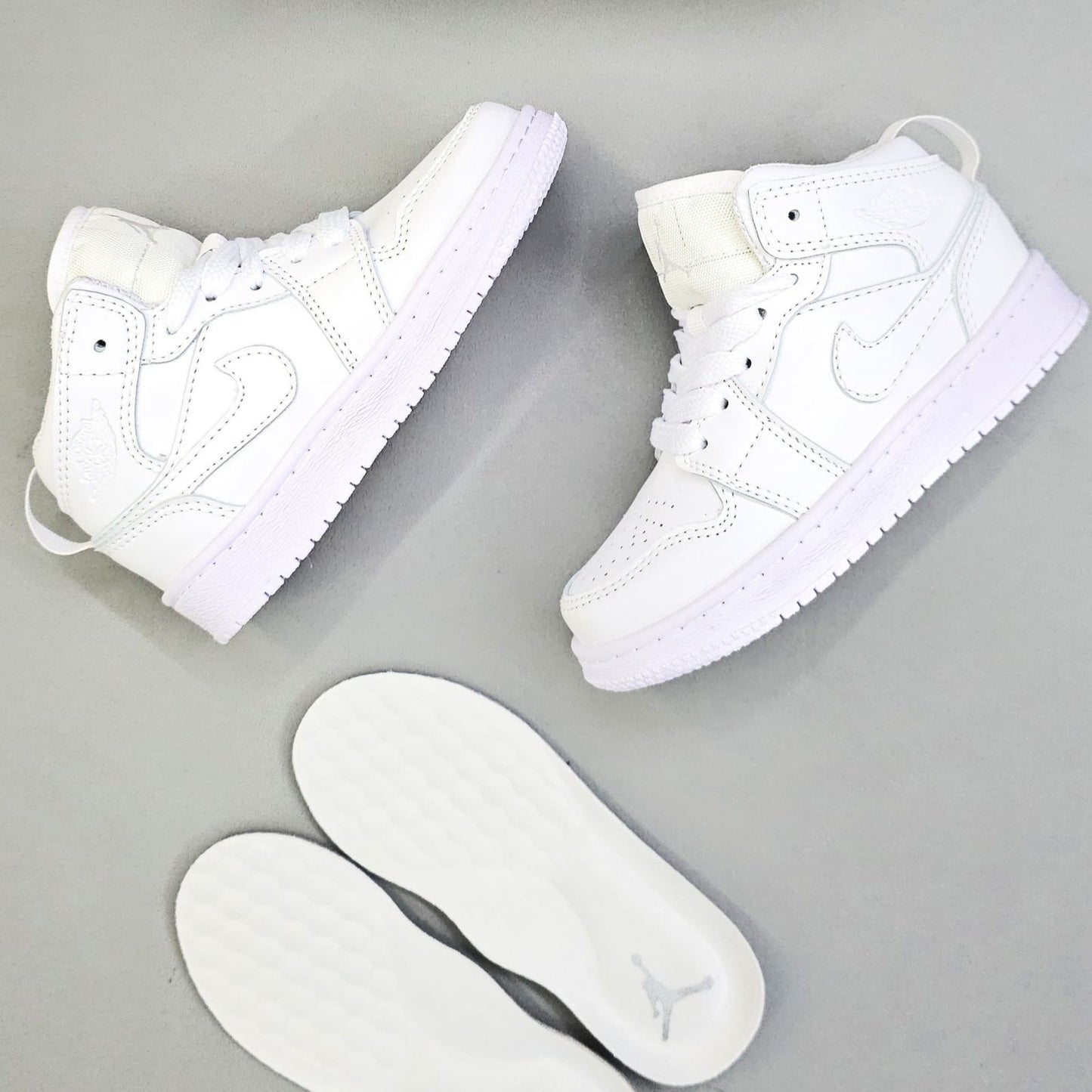 BOTA JORDAN RETRO 1