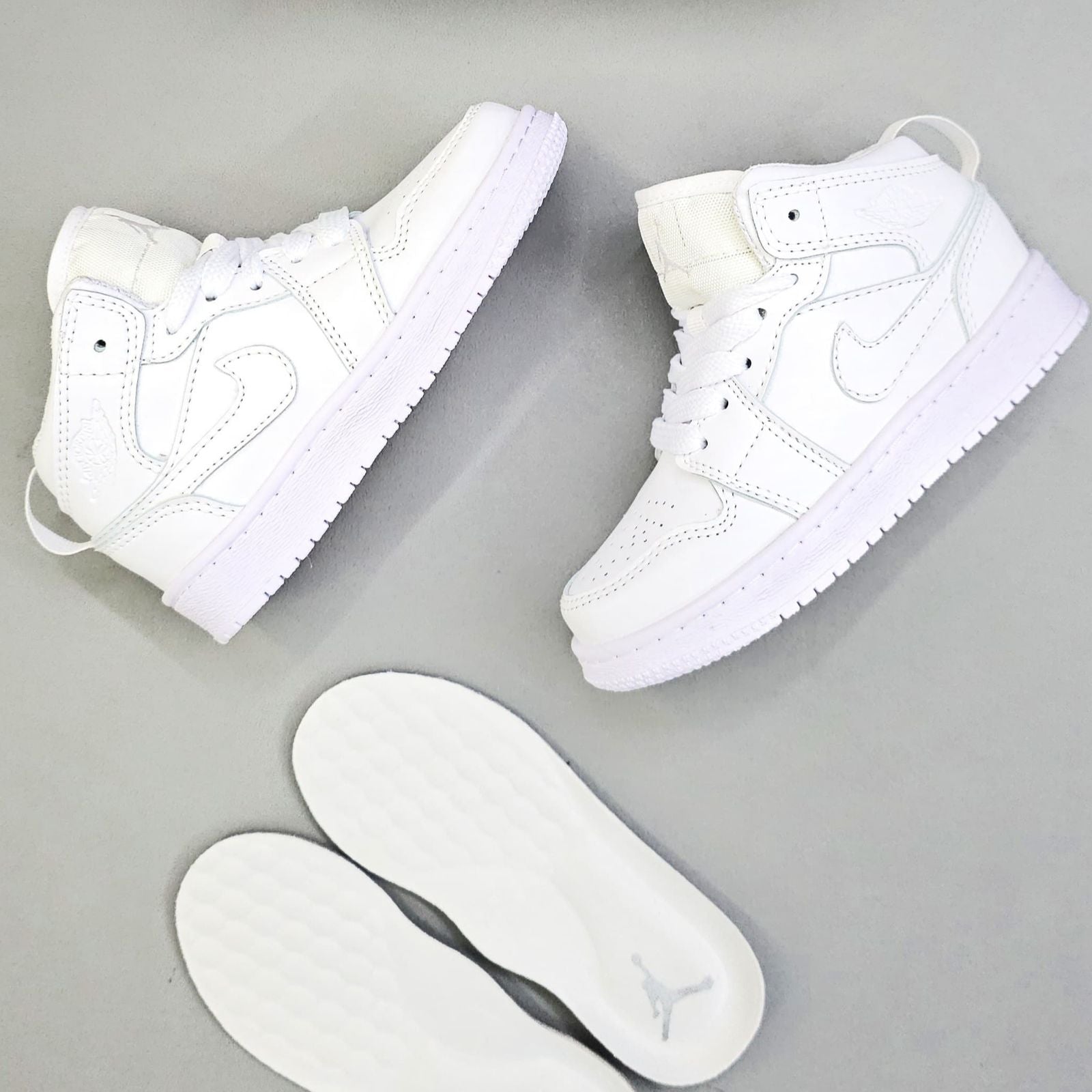 BOTA JORDAN RETRO 1