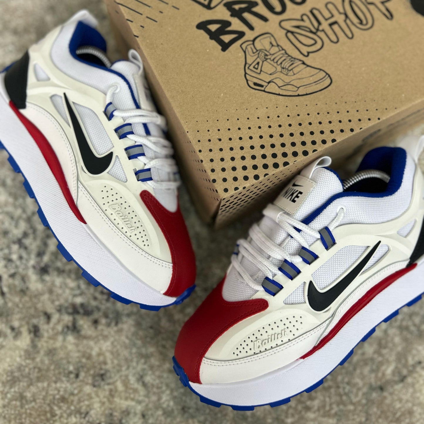NIKE BAILLELI - BLANCO/AZUL