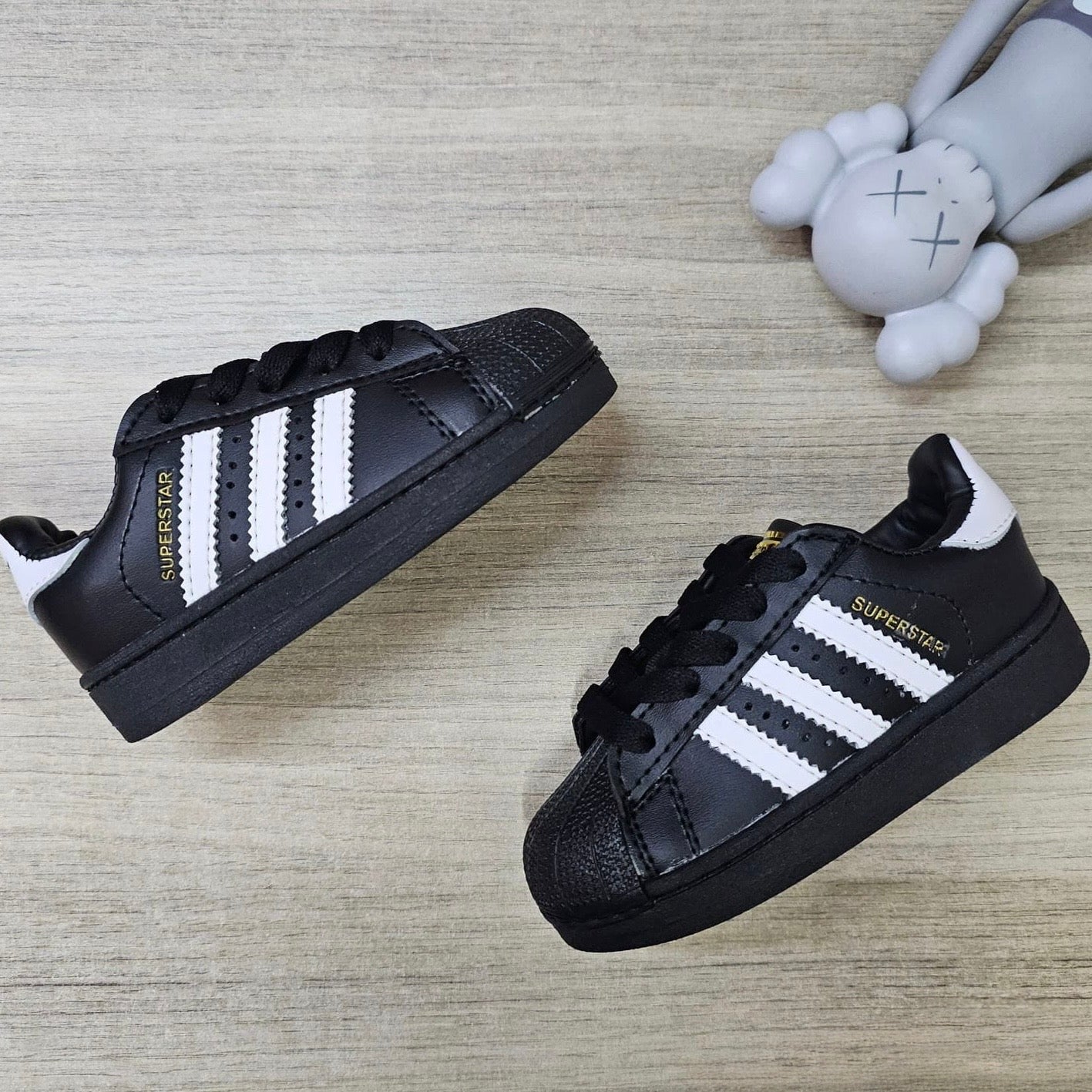 ADIDAS SUPERSTAR