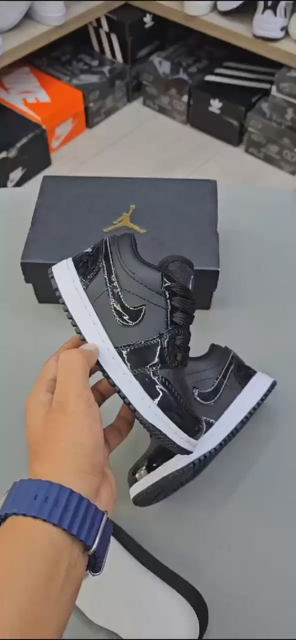 JORDAN RETRO 1 LOW
