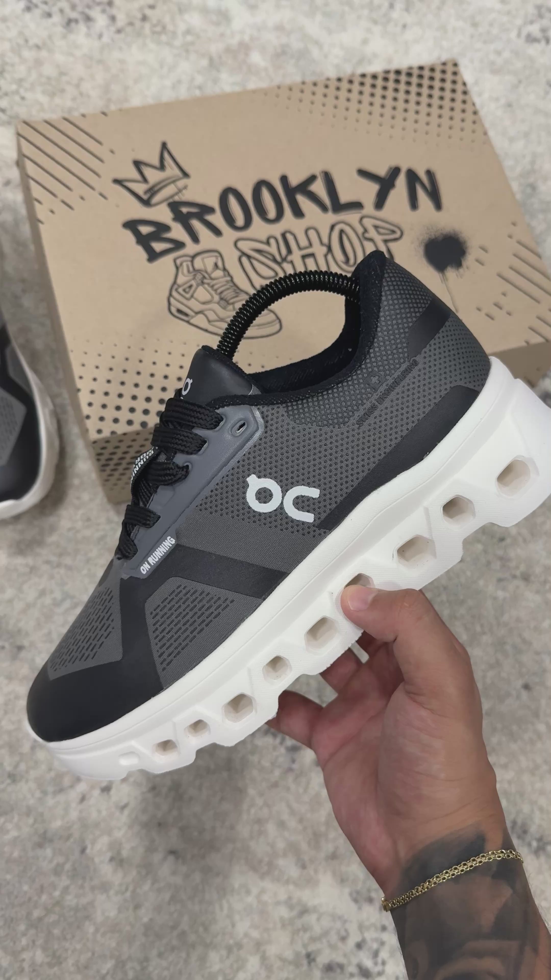 ON CLOUDRUNNER 2 - EVA